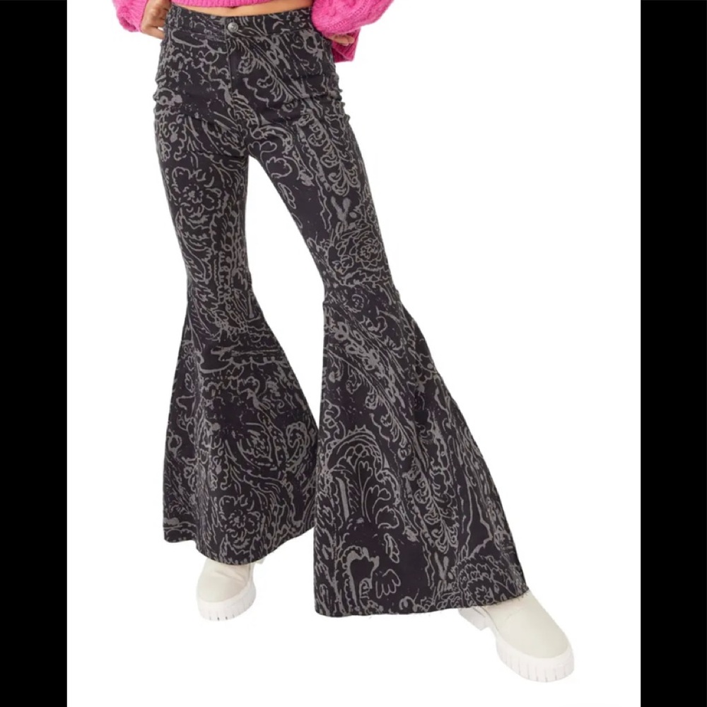 🌸Free People Women’s Just Float on Flare Jeans Sz 29